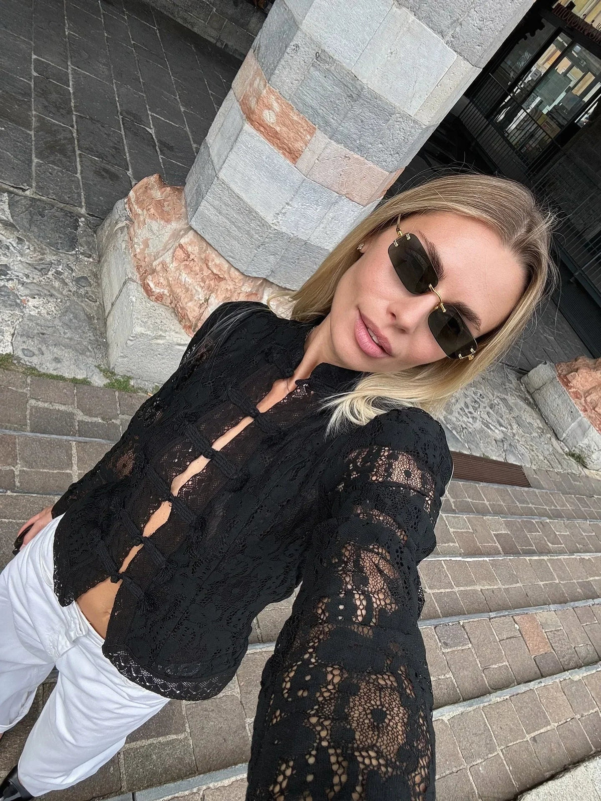Blouse Katalina en dentelle à manches bouffantes