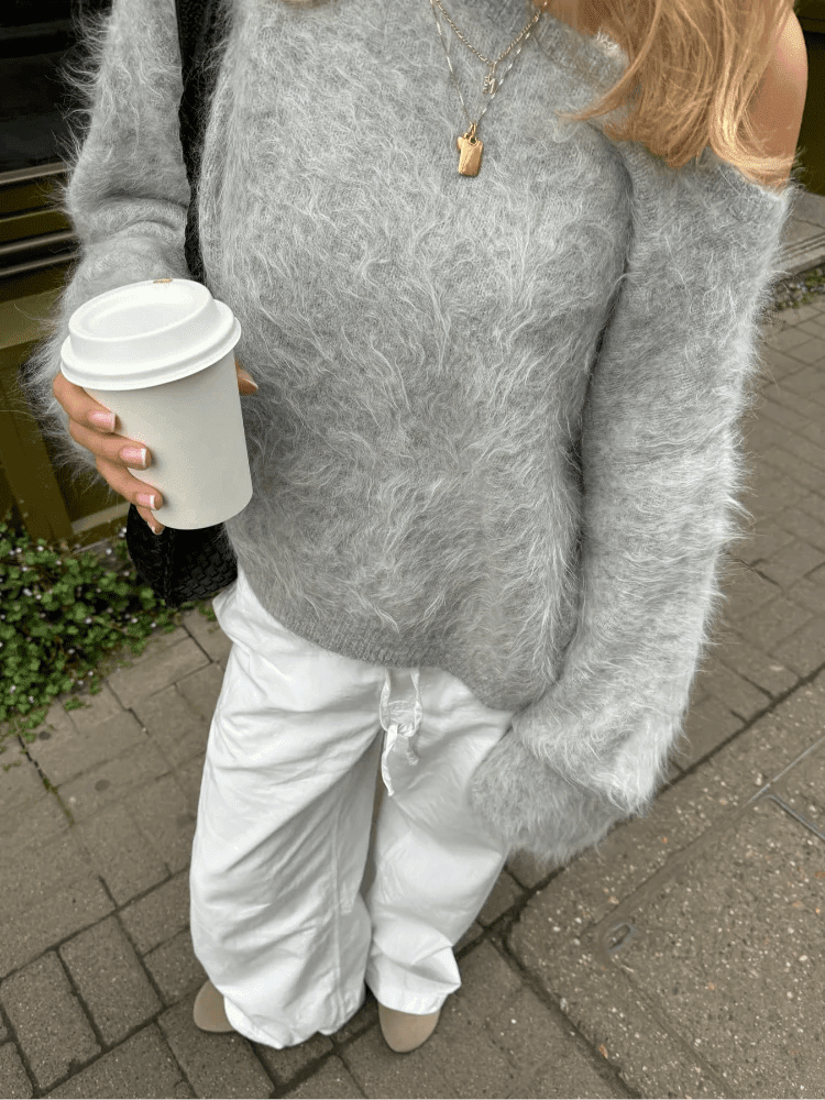Meryl pull doux en maille épaules dénudées