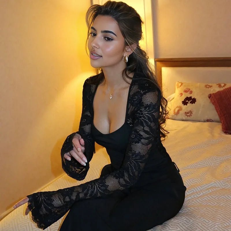 Blouse Nadine en dentelle à manches évasées