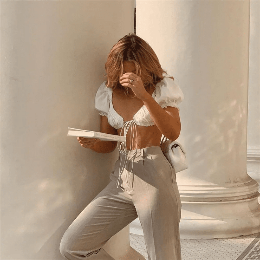 Top court style bralette avec nœud sur le devant Rebecca