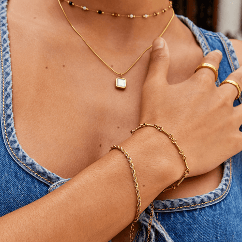 Verdrehtes 18K Goldarmband