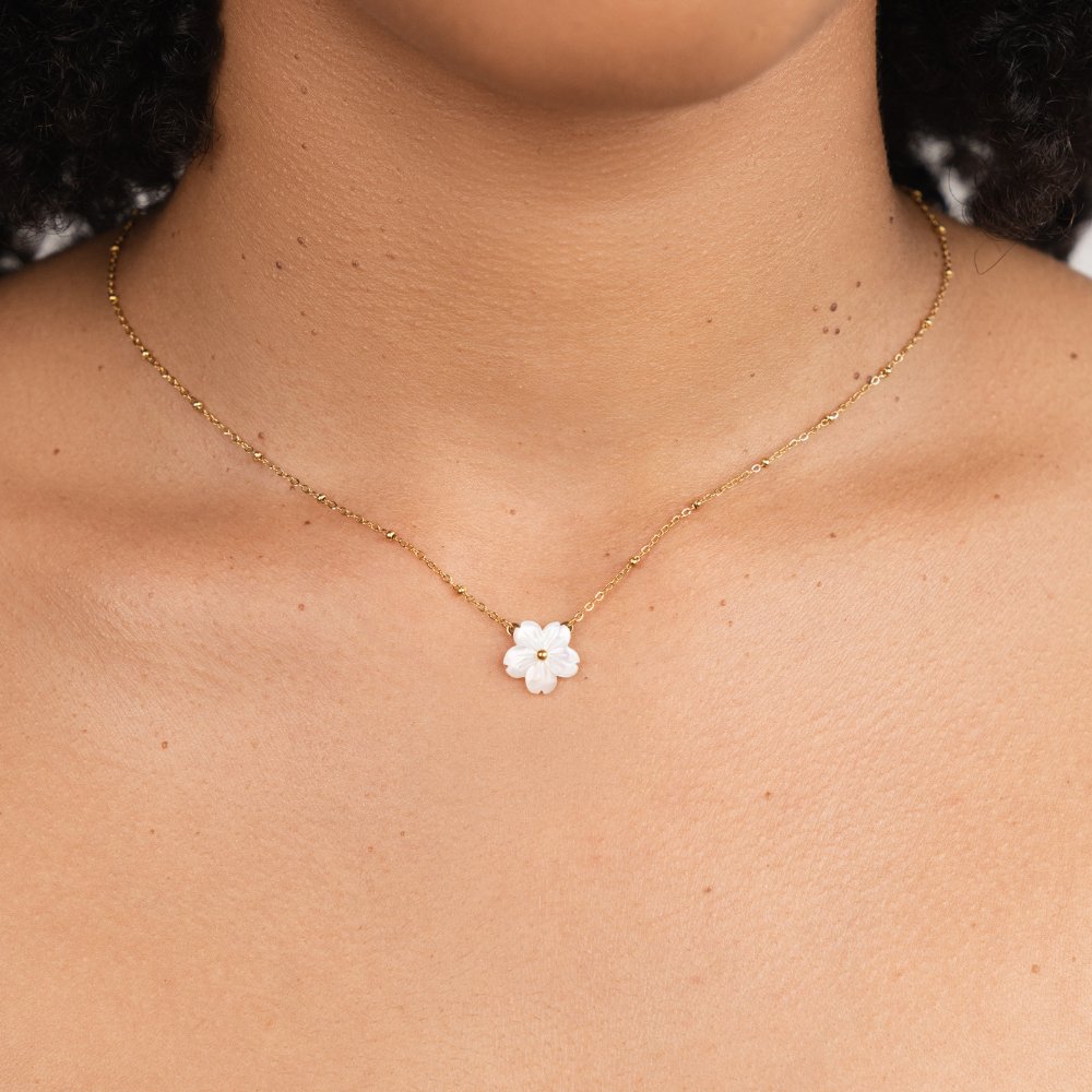 Collier Fleur de Cerisier Blanche