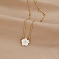 Collier Fleur de Cerisier Blanche