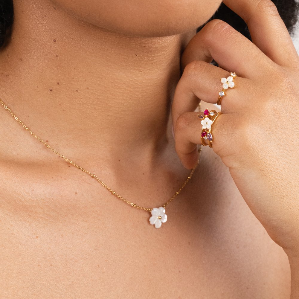 Collier Fleur de Cerisier Blanche